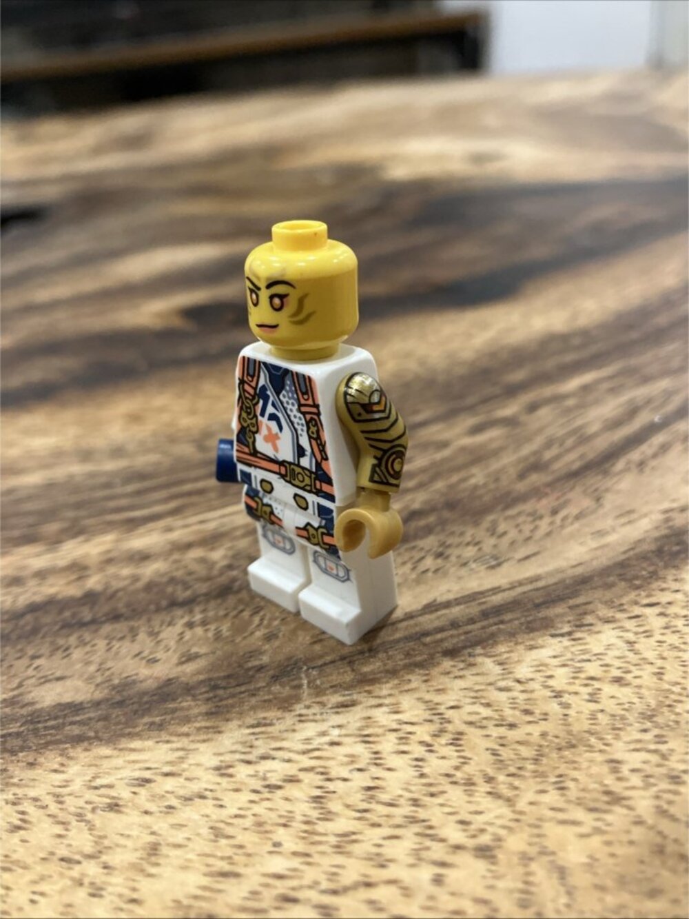 Lego Minifigure ( Authentic ) - Picture 2 of 3